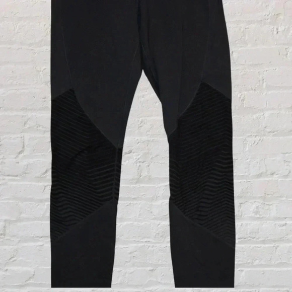 Under Armour Dark Gray Leggings - Picture 3 of 4